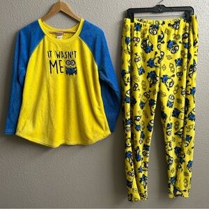 Despicable Me Minions yellow fuzzy fleece pajamas set - pants,‎ long sleeve top